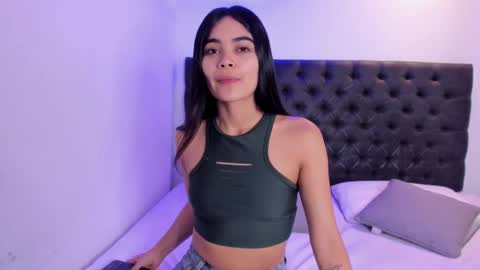 Snapshot of angeli_rivera chatting on 09/26/25, 10:52 Angeli online show from 09/26/25, 10:52