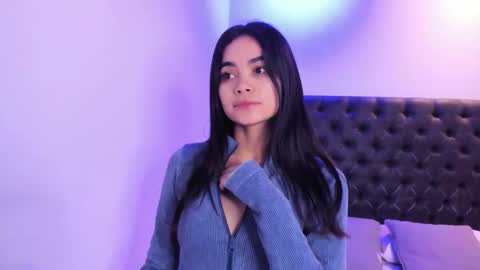 Snapshot of angeli_rivera chatting on 10/21/25, 10:49 Angeli online show from 10/21/25, 10:49