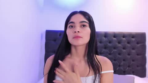 Snapshot of angeli_rivera chatting on 10/23/25, 10:58 Angeli online show from 10/23/25, 10:58