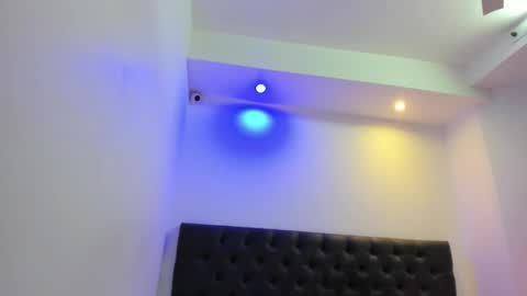 Snapshot of angeli_rivera chatting on 10/28/25, 11:03 Angeli online show from 10/28/25, 11:03