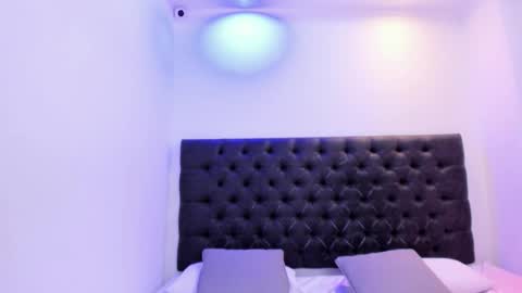 Snapshot of angeli_rivera chatting on 10/30/25, 10:27 Angeli online show from 10/30/25, 10:27