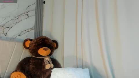 Snapshot of angeli_sexi chatting on 10/13/25, 12:32 Carolina online show from 10/13/25, 12:32