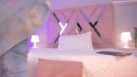 Angelica Cross online show from 11/13/25, 08:08