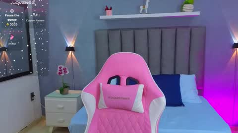 A N G E L I C A online show from 10/17/25, 12:08