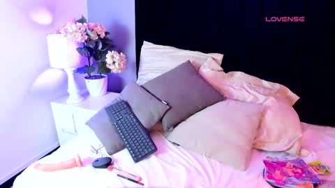 Angelique online show from 10/29/25, 08:43