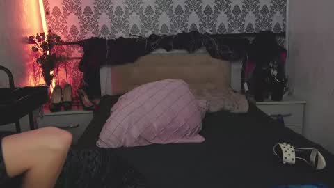 Snapshot of angelika_rouge chatting on 10/27/25, 03:38 Angelika Rouge online show from 10/27/25, 03:38