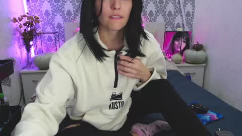 Snapshot of angelika_rouge chatting on 11/01/25, 05:48 Angelika Rouge online show from 11/01/25, 05:48