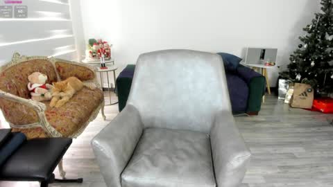 Snapshot of angelina_class_7 chatting on 12/24/24, 03:26 angelina_class_7 online show from 12/24/24, 03:26