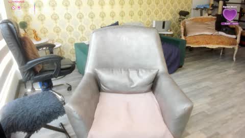 Snapshot of angelina_class_7 chatting on 10/30/25, 03:35 angelina_class_7 online show from 10/30/25, 03:35