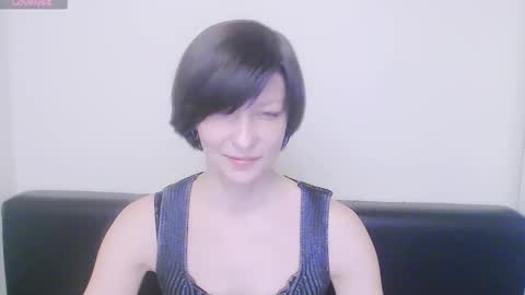 Snapshot of angelinalov_ chatting on 02/04/25, 10:54 Angelina online show from 02/04/25, 10:54