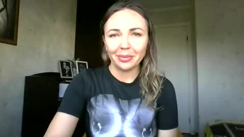 Snapshot of angelinalove28 chatting on 09/22/25, 07:10 angelinalove28 online show from 09/22/25, 07:10