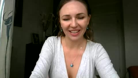 Snapshot of angelinalove28 chatting on 10/08/25, 07:17 angelinalove28 online show from 10/08/25, 07:17