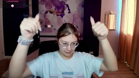 AngelinaLow online show from 10/21/25, 11:33