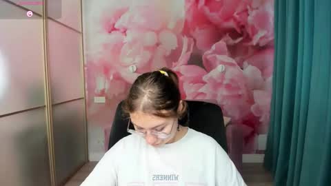 AngelinaLow online show from 10/27/25, 12:31