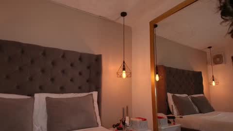 Snapshot of angelinarosss_ chatting on 01/12/25, 12:39   online show from 01/12/25, 12:39