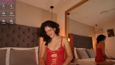 Snapshot of angelinarosss_ chatting on 01/29/25, 05:13   online show from 01/29/25, 05:13