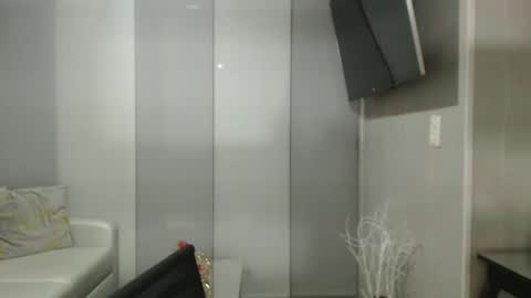 angelinna_12 online show from 10/10/25, 04:33