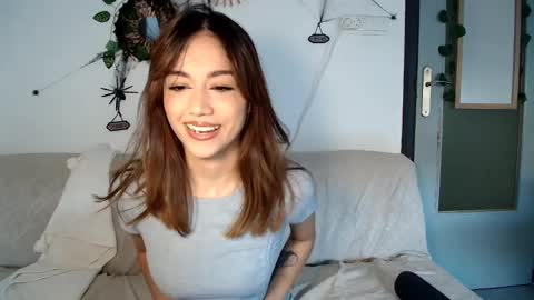Snapshot of angelkath chatting on 10/18/25, 04:30 angelkath online show from 10/18/25, 04:30