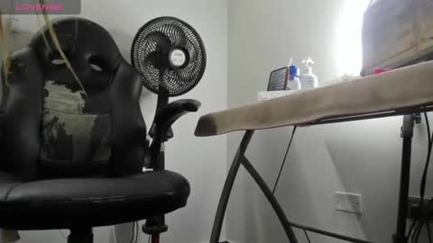 Snapshot of angell_hans11_aws chatting on 12/24/24, 06:00 Im Angel online show from 12/24/24, 06:00