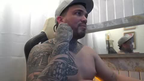 angellatino0 online show from 10/19/25, 07:09