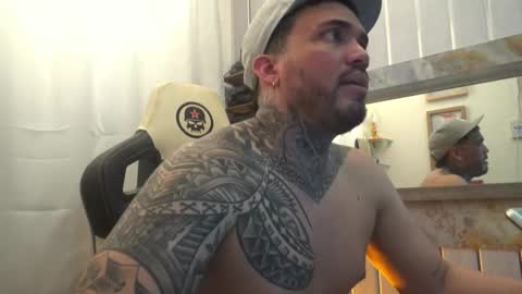 angellatino0 online show from 11/22/25, 06:01