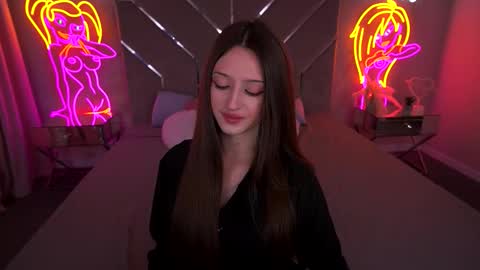 Snapshot of angellblush chatting on 10/03/25, 01:30 AngelBlush online show from 10/03/25, 01:30