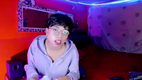 Snapshot of angellonfire chatting on 10/12/25, 08:52 Angel online show from 10/12/25, 08:52