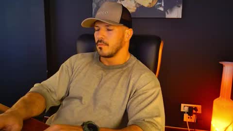 Snapshot of angeloeric chatting on 09/18/25, 11:56 BlackWolf online show from 09/18/25, 11:56