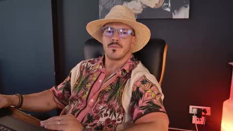Snapshot of angeloeric chatting on 09/20/25, 10:16 BlackWolf online show from 09/20/25, 10:16
