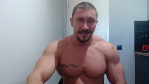 Snapshot of angelofit chatting on 10/05/25, 12:25 ------- SEX SHOW WITH GUYS AND GIRLS MUSCLE SHOW online show from 10/05/25, 12:25