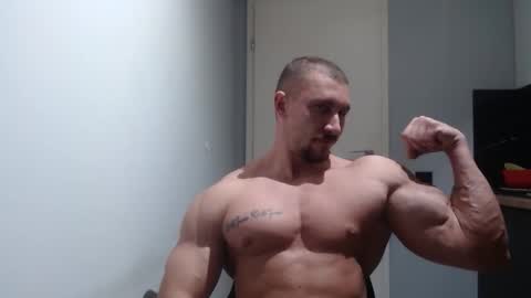 Snapshot of angelofit chatting on 11/14/25, 03:00 ------- SEX SHOW WITH GUYS AND GIRLS MUSCLE SHOW online show from 11/14/25, 03:00
