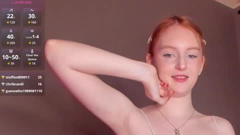 Snapshot of angelwise chatting on 10/17/25, 02:04 angelwise online show from 10/17/25, 02:04