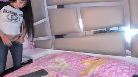 Snapshot of angely_js chatting on 02/06/25, 02:11 angely_js online show from 02/06/25, 02:11