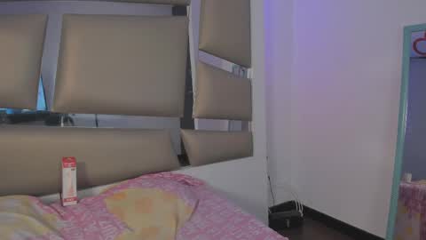 angely_js online show from 02/25/25, 11:33