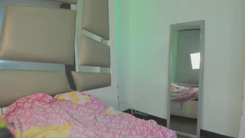 angely_js online show from 03/08/25, 12:44