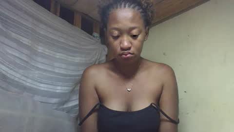 Snapshot of angevannessa chatting on 10/14/25, 03:40 ange online show from 10/14/25, 03:40