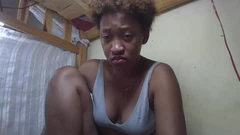 Snapshot of angevannessa chatting on 10/25/25, 12:23 ange online show from 10/25/25, 12:23