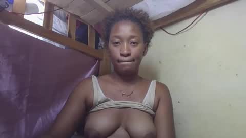 Snapshot of angevannessa chatting on 11/03/25, 02:40 ange online show from 11/03/25, 02:40