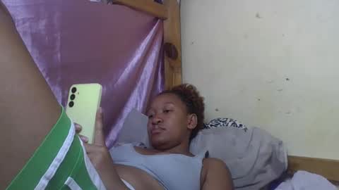 Snapshot of angevannessa chatting on 11/05/25, 12:05 ange online show from 11/05/25, 12:05