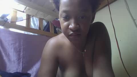 Snapshot of angevannessa chatting on 11/06/25, 01:39 ange online show from 11/06/25, 01:39