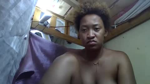 Snapshot of angevannessa chatting on 11/13/25, 05:39 ange online show from 11/13/25, 05:39