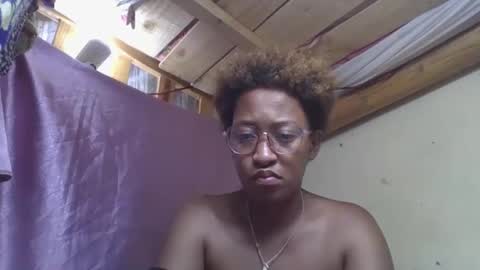 Snapshot of angevannessa chatting on 11/16/25, 04:56 ange online show from 11/16/25, 04:56