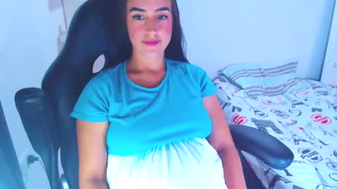Snapshot of angie_dreamgirl chatting on 01/05/25, 04:16 IG angie dreamgirl01 online show from 01/05/25, 04:16