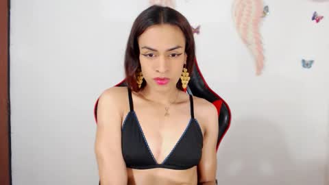 Snapshot of angie_tssex chatting on 12/28/24, 10:03 ints marianaroldan945 online show from 12/28/24, 10:03