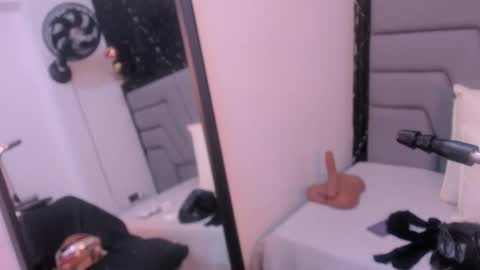 A N G I E.  online show from 10/09/25, 08:07