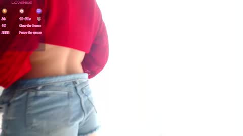 Snapshot of ania_mml chatting on 10/28/25, 08:11 Ania online show from 10/28/25, 08:11