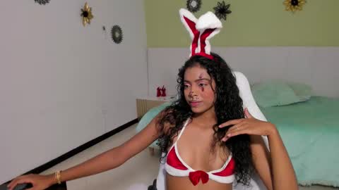 Snapshot of aniie_bby_4u chatting on 11/01/25, 02:13 Any online show from 11/01/25, 02:13