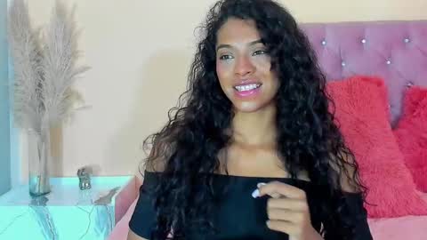 Snapshot of aniie_bby_4u chatting on 11/13/25, 02:10 Any online show from 11/13/25, 02:10