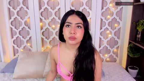 Snapshot of aniie_west chatting on 02/18/25, 12:06 aniie_west online show from 02/18/25, 12:06