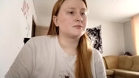 Snapshot of anika_lipps chatting on 10/09/25, 09:18 Anika online show from 10/09/25, 09:18